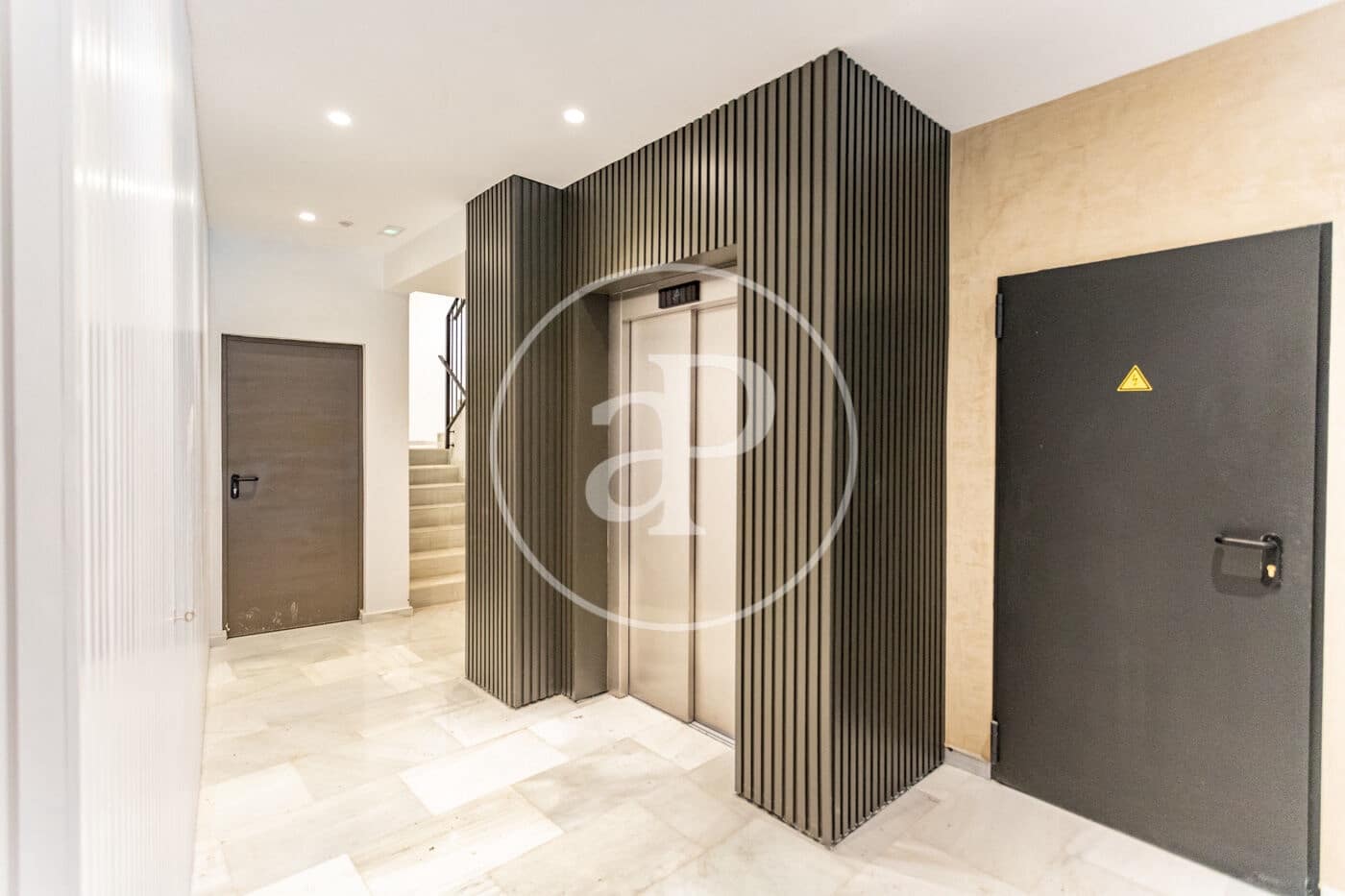 Apartamento de 2 habitaciones en Barcelona ciudad en alquiler - 2.200 € (Ref: 9741725)