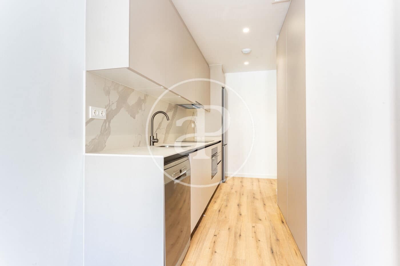 Apartamento de 2 habitaciones en Barcelona ciudad en alquiler - 2.200 € (Ref: 9741725)