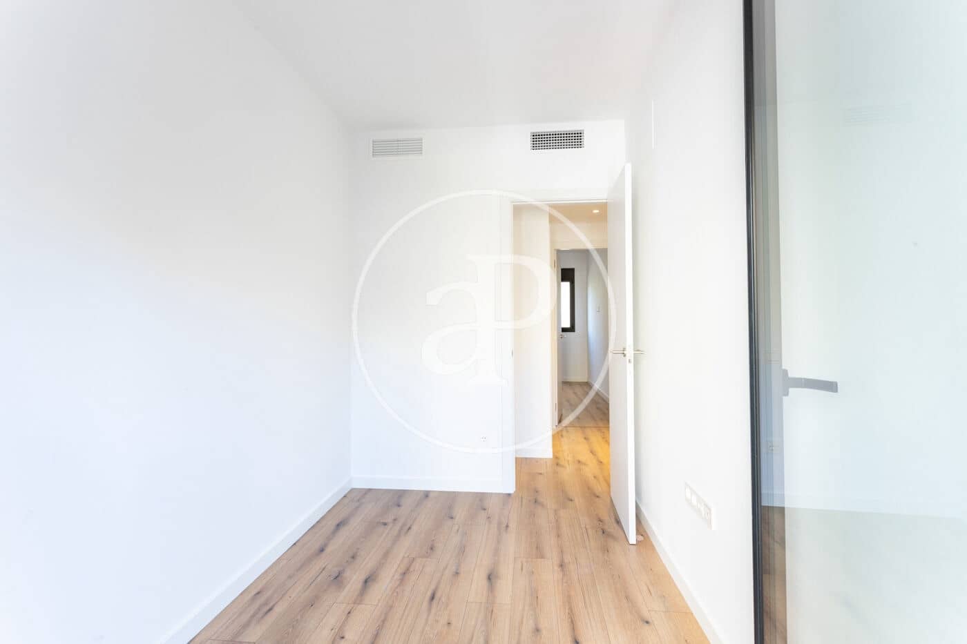 Apartamento de 2 habitaciones en Barcelona ciudad en alquiler - 2.200 € (Ref: 9741725)