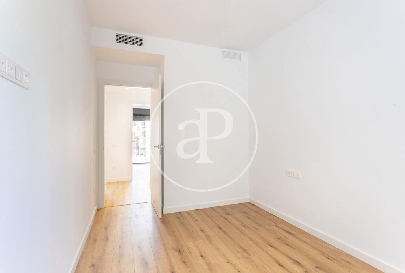 Apartamento de 2 habitaciones en Barcelona ciudad en alquiler - 2.200 € (Ref: 9741725)