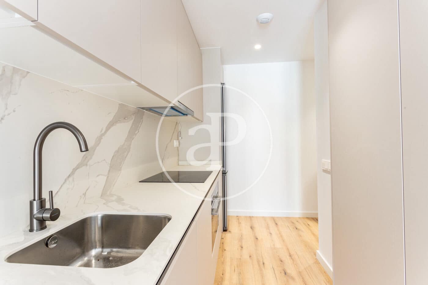 Apartamento de 2 habitaciones en Barcelona ciudad en alquiler - 2.200 € (Ref: 9741725)