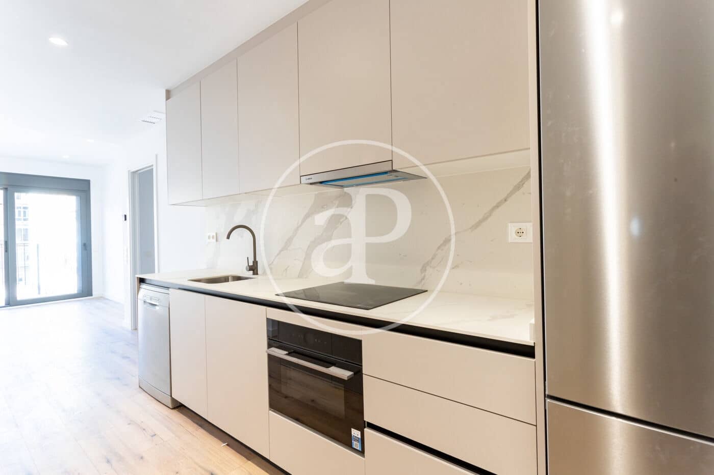 Apartamento de 2 habitaciones en Barcelona ciudad en alquiler - 2.200 € (Ref: 9741725)
