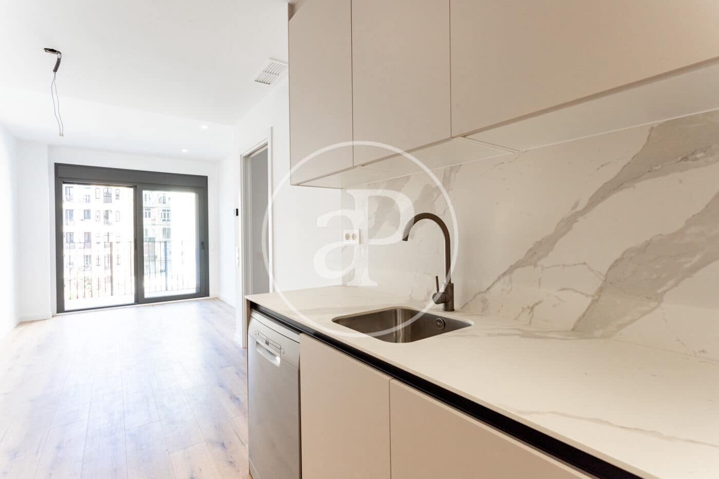 Apartamento de 2 habitaciones en Barcelona ciudad en alquiler - 2.200 € (Ref: 9741725)