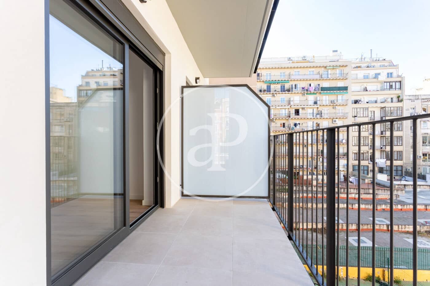 Apartamento de 2 habitaciones en Barcelona ciudad en alquiler - 2.200 € (Ref: 9741725)