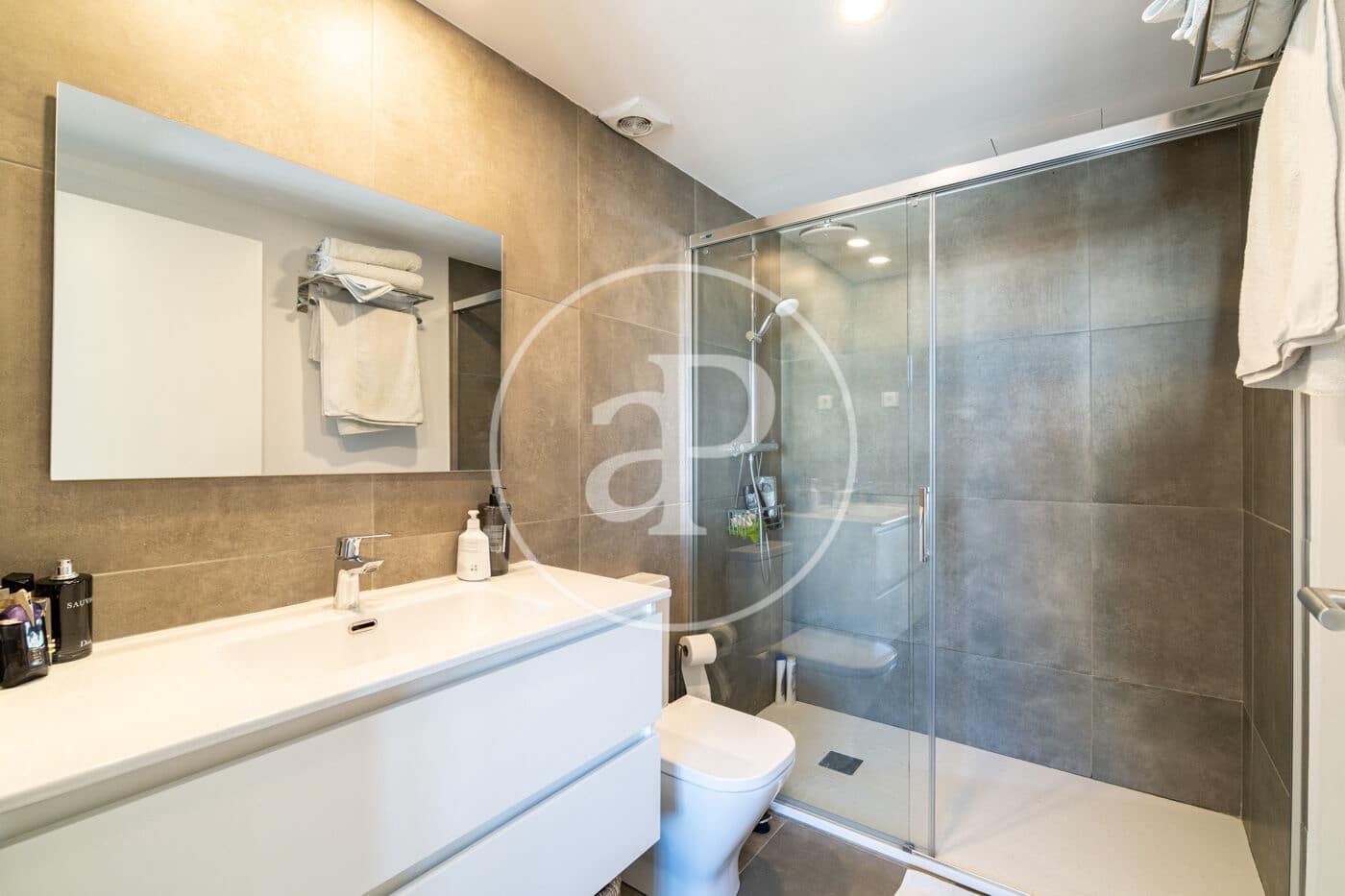 3 bedroom Apartment for rent in Barcelona city - € 4,900 (Ref: 9741726)