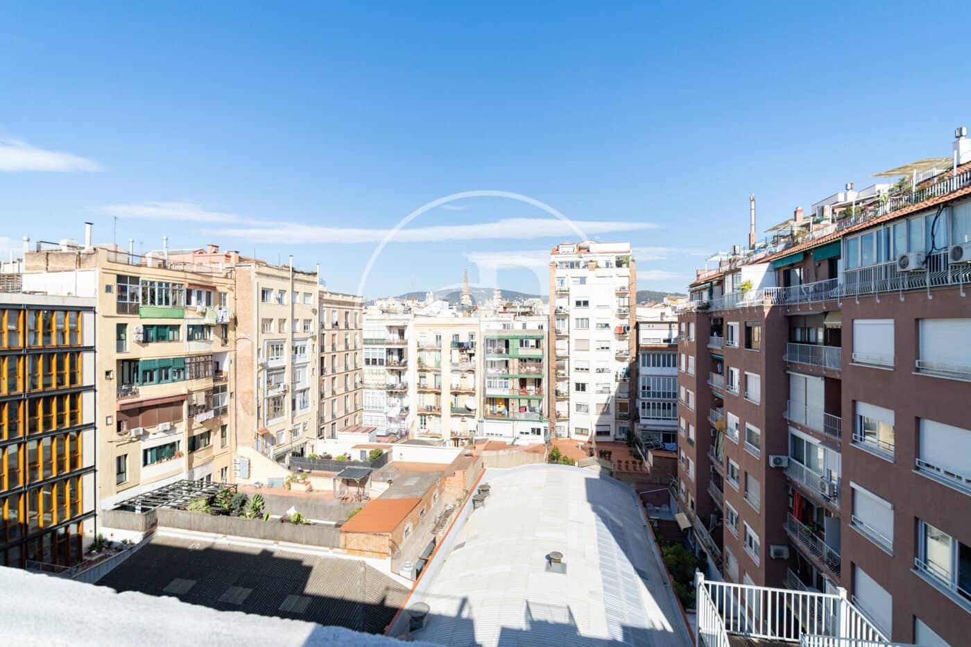 3 bedroom Apartment for rent in Barcelona city - € 4,900 (Ref: 9741726)