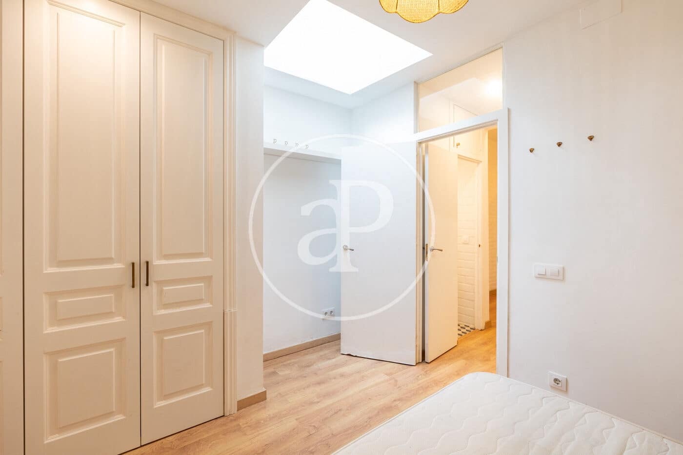 Apartamento de 2 habitaciones en Barcelona ciudad en venta - 350.000 € (Ref: 9741729)