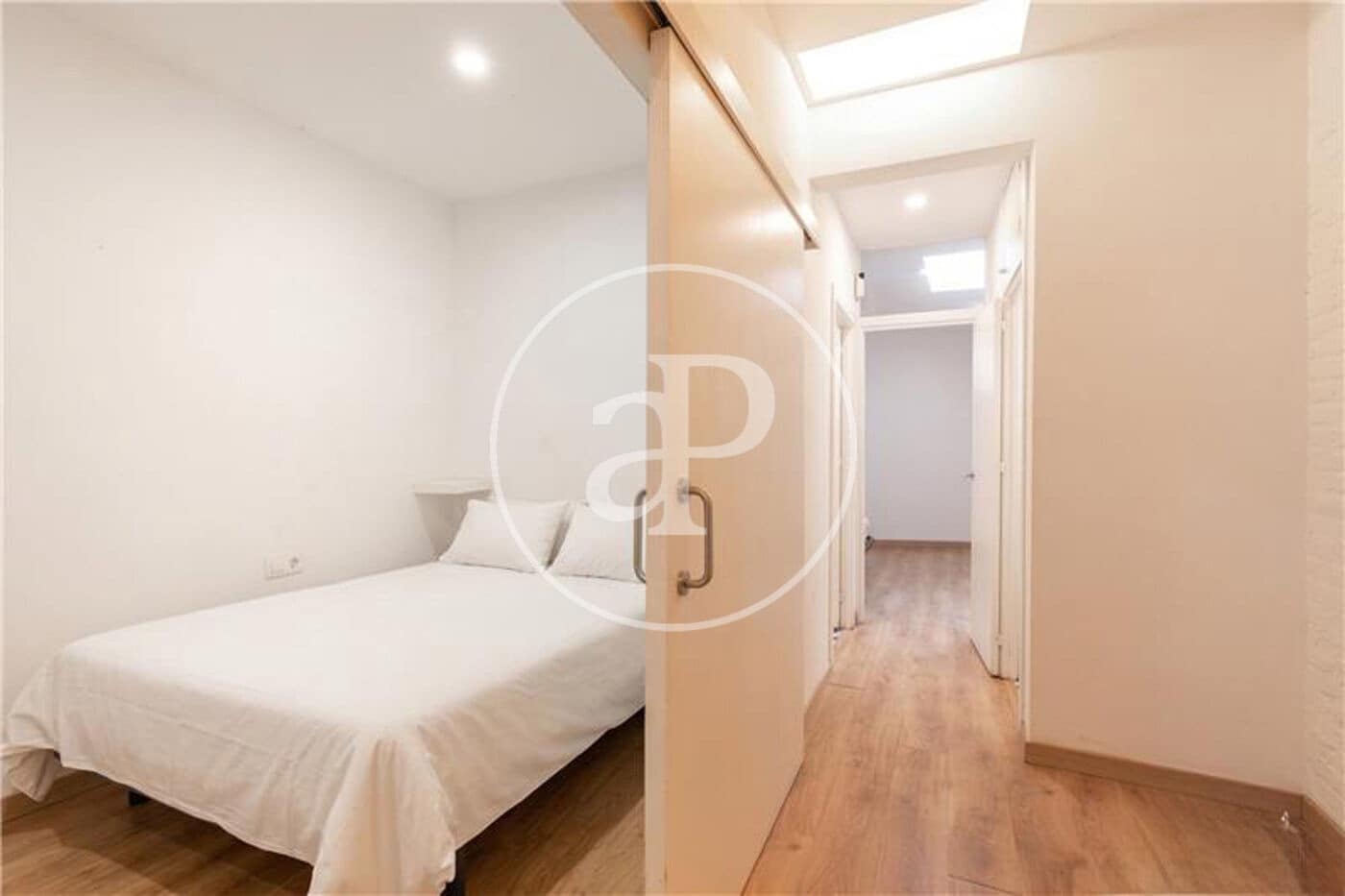 Apartamento de 2 habitaciones en Barcelona ciudad en venta - 350.000 € (Ref: 9741729)
