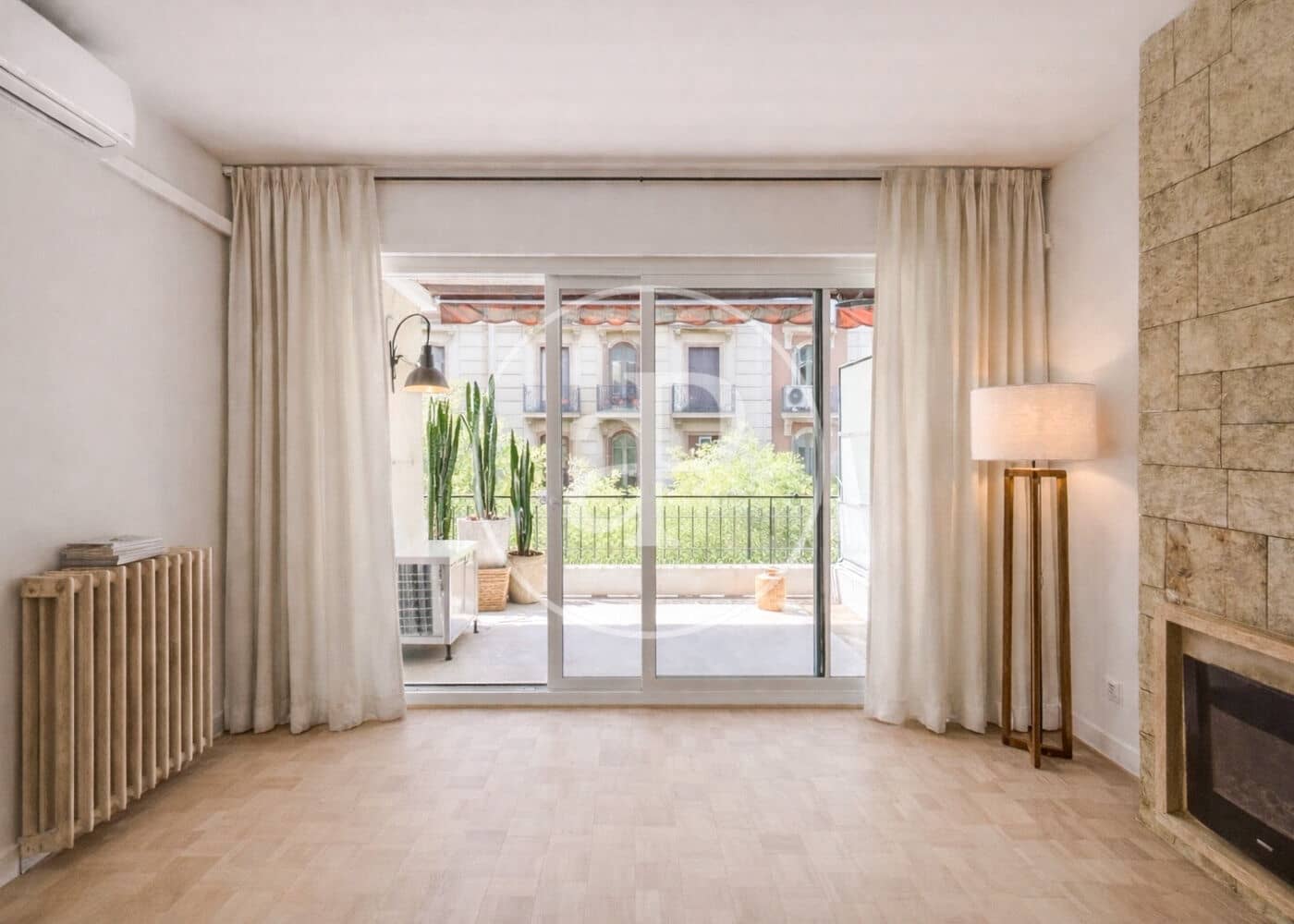 3 bedroom Apartment for sale in Barcelona city - € 610,000 (Ref: 9752009)