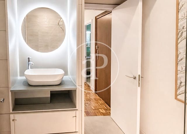 3 soverom Leilighet til salgs i La Nova Esquerra de L'Eixample, Barcelona by - € 610 000 (Ref: 9752009)