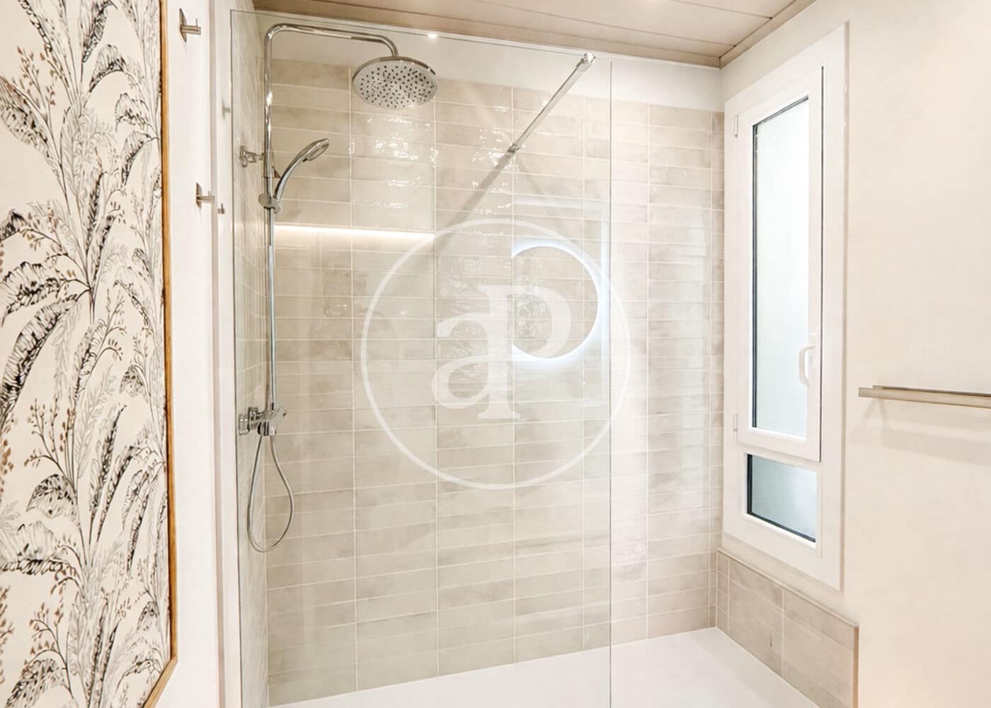 3 bedroom Apartment for sale in Barcelona city - € 610,000 (Ref: 9752009)