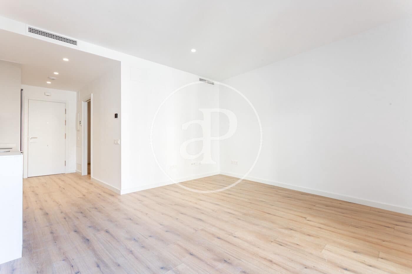 1 soveværelse Lejlighed til leje i Barcelona by - € 2.000 (Ref: 9758850)