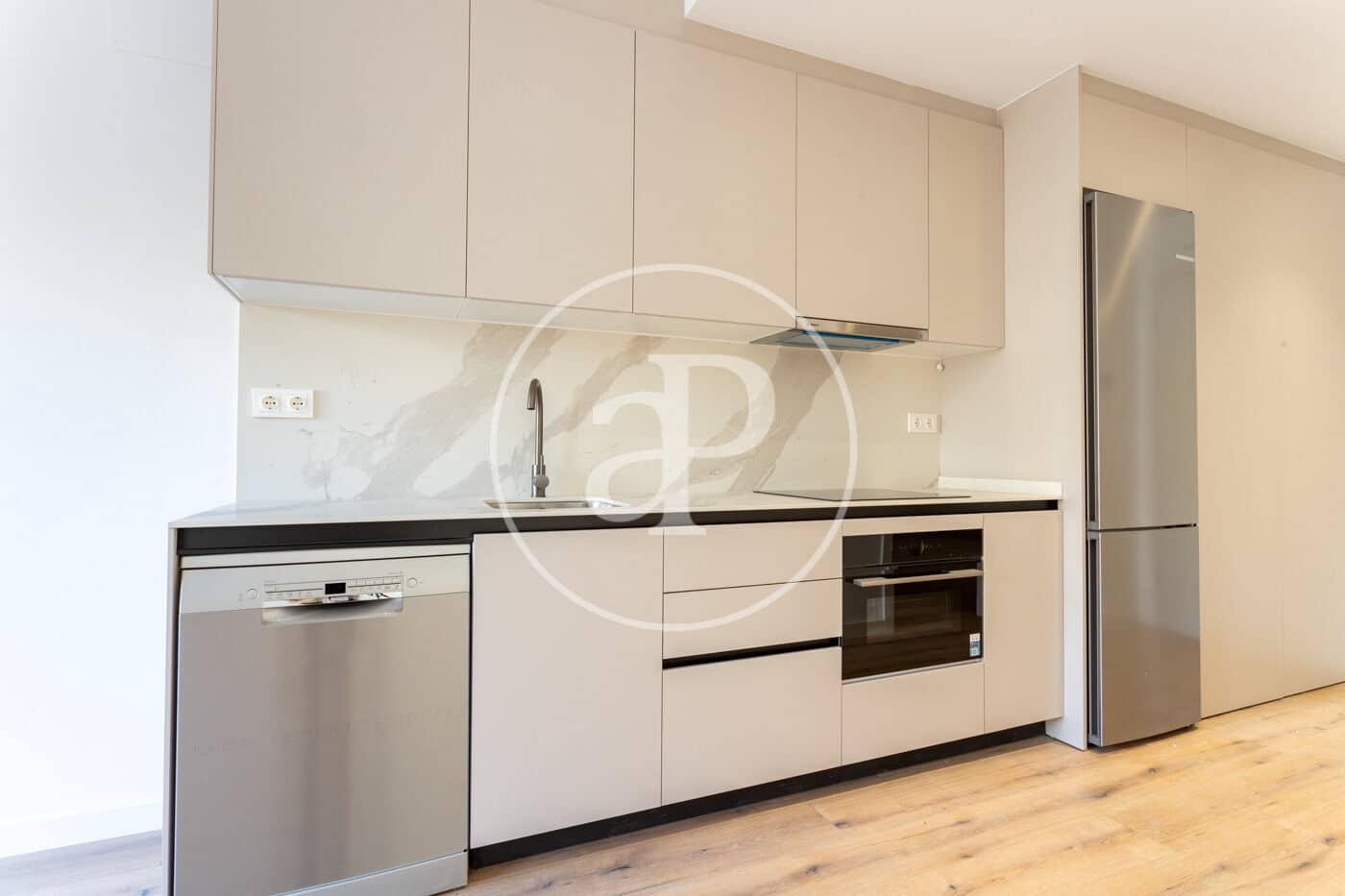 1 soveværelse Lejlighed til leje i Barcelona by - € 2.000 (Ref: 9758850)