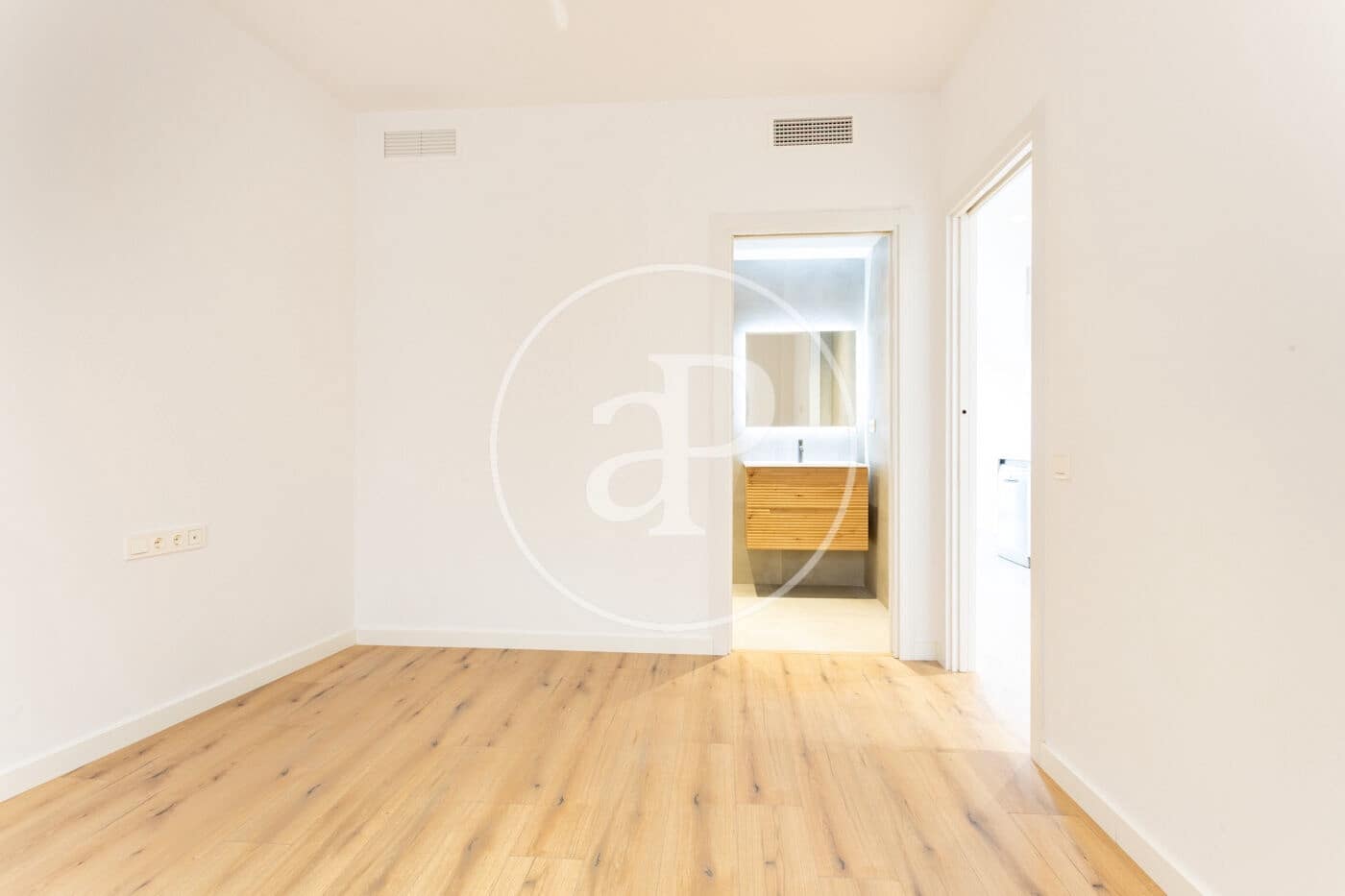 1 soveværelse Lejlighed til leje i Barcelona by - € 2.000 (Ref: 9758850)