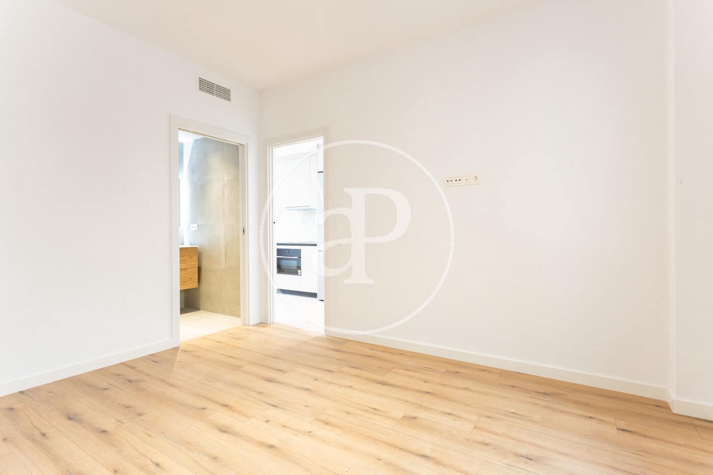 1 soveværelse Lejlighed til leje i Barcelona by - € 2.000 (Ref: 9758850)