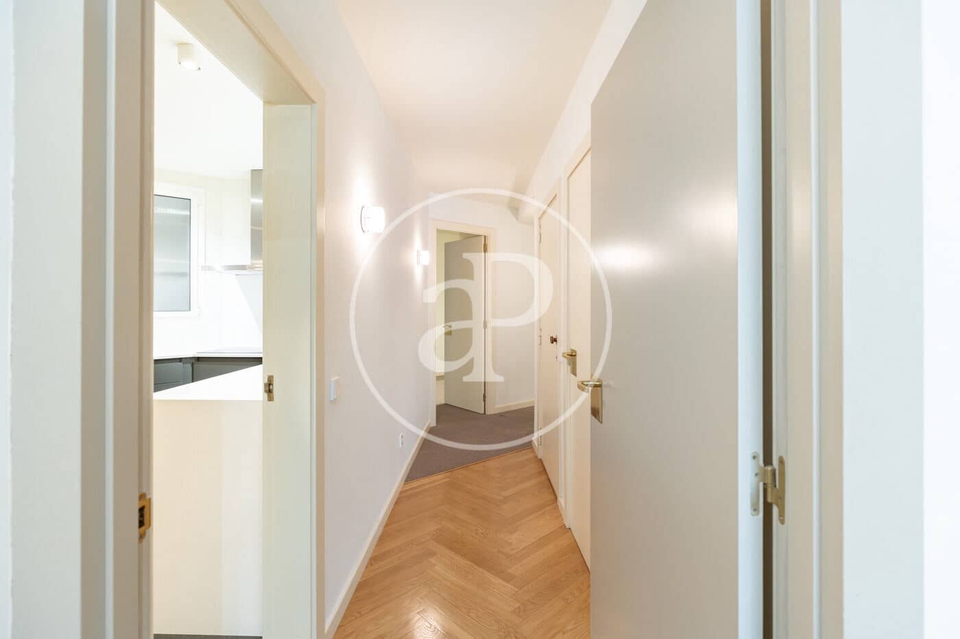 4 sovrum Lägenhet att hyra i Barcelona stad - 3 459 € (Ref: 9758851)