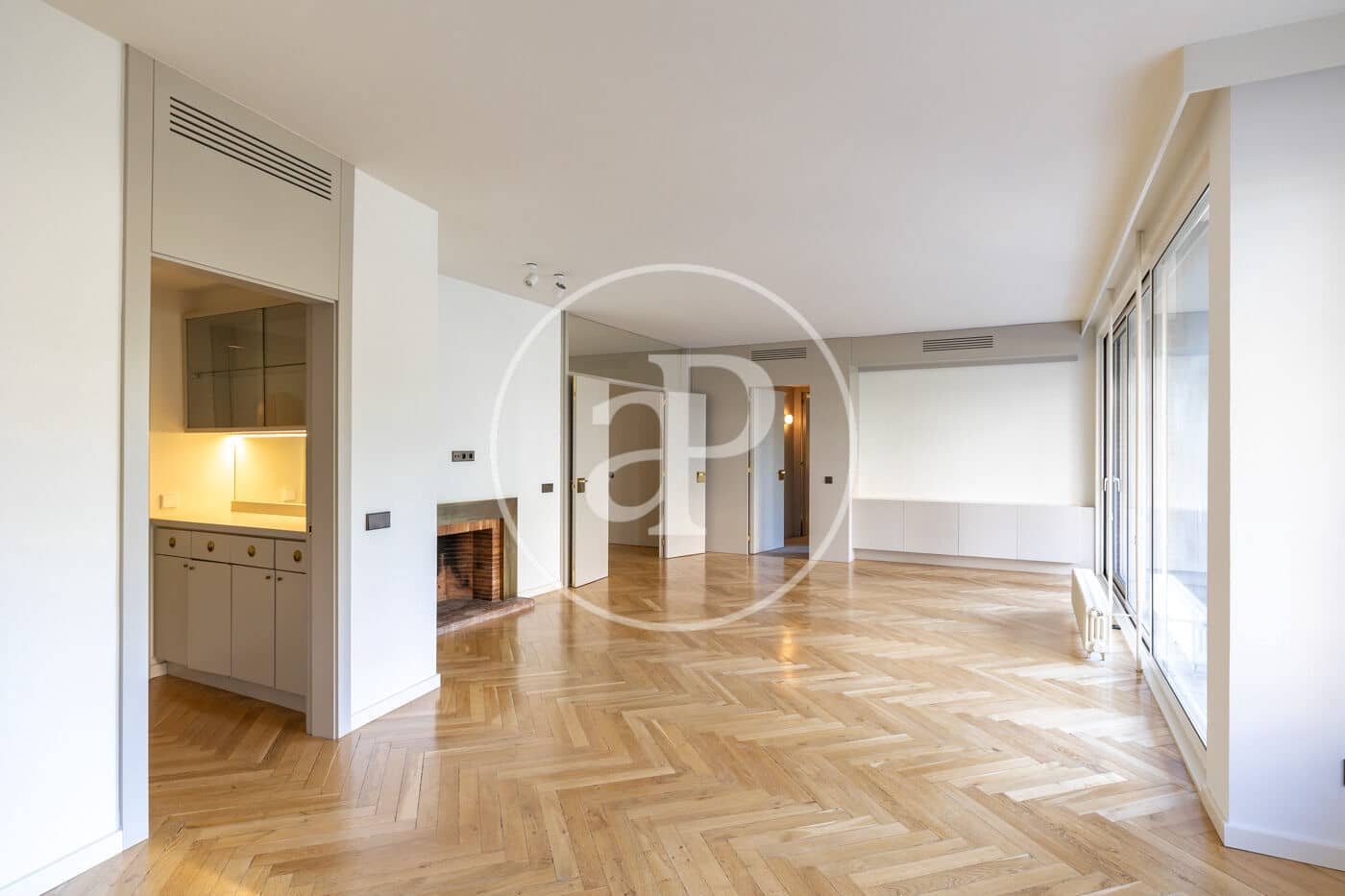 4 sovrum Lägenhet att hyra i Barcelona stad - 3 459 € (Ref: 9758851)
