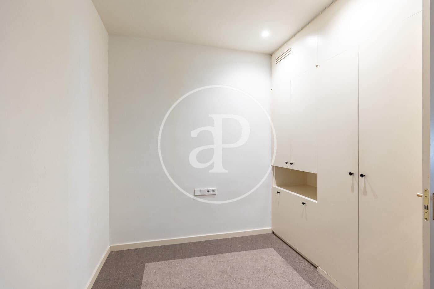 4 sovrum Lägenhet att hyra i Barcelona stad - 3 459 € (Ref: 9758851)