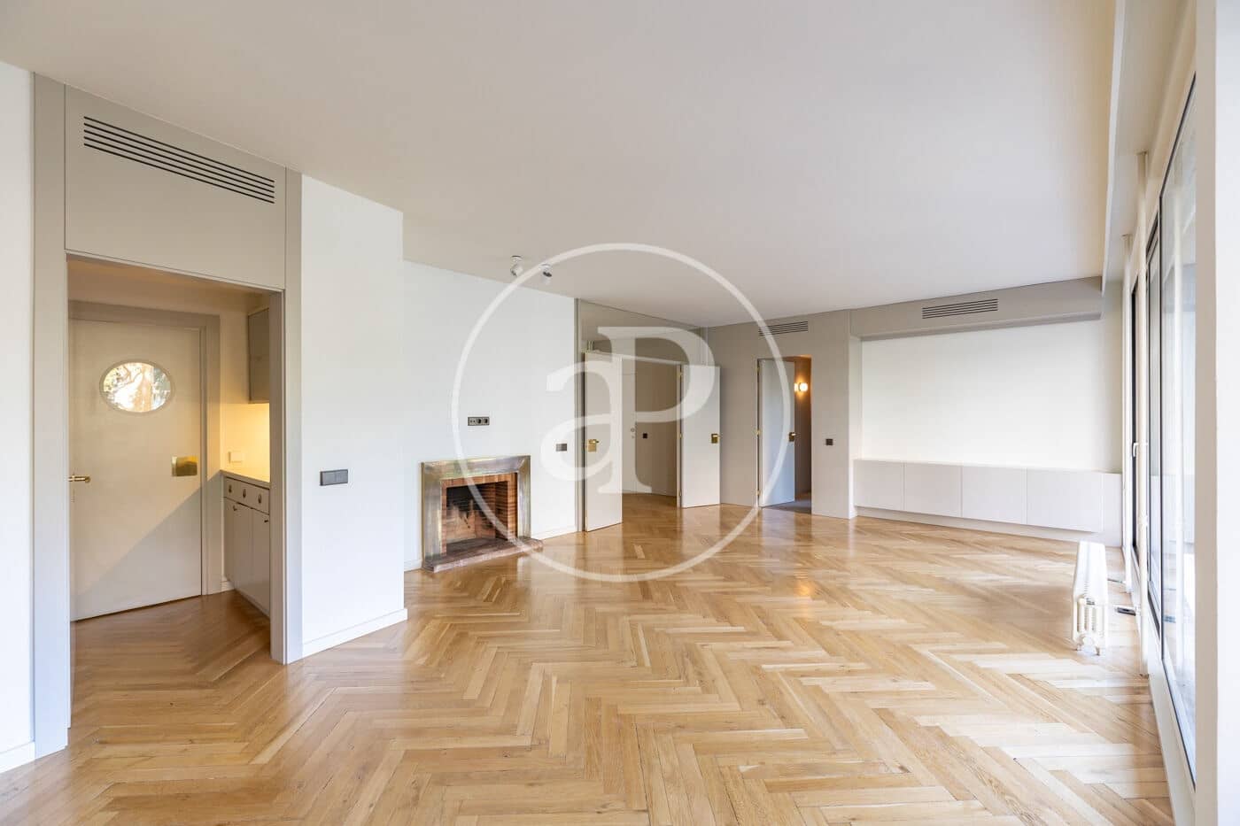 4 sovrum Lägenhet att hyra i Barcelona stad - 3 459 € (Ref: 9758851)