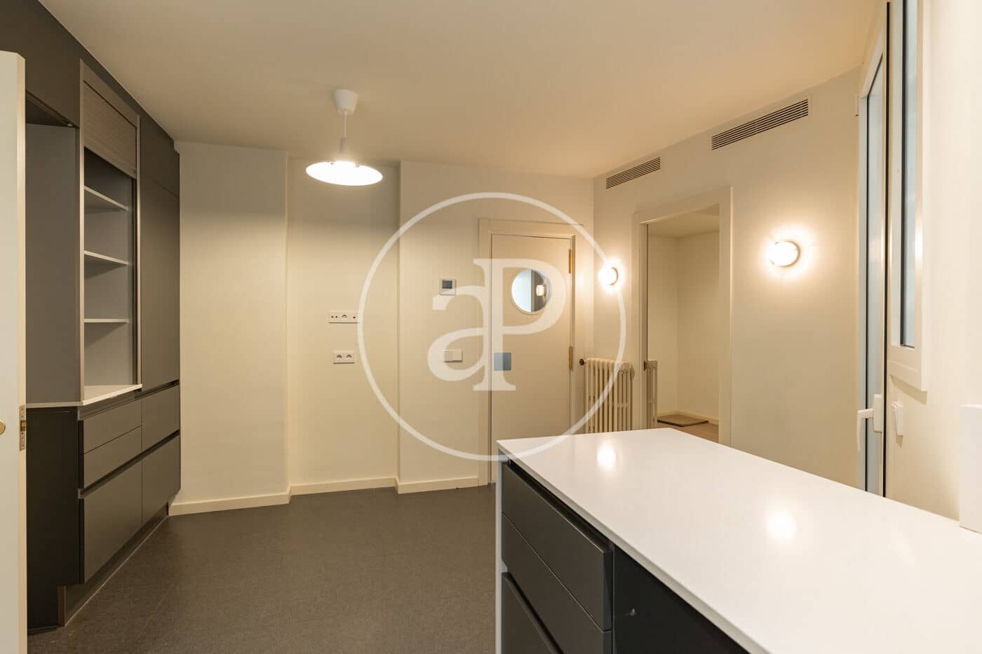 4 sovrum Lägenhet att hyra i Barcelona stad - 3 459 € (Ref: 9758851)