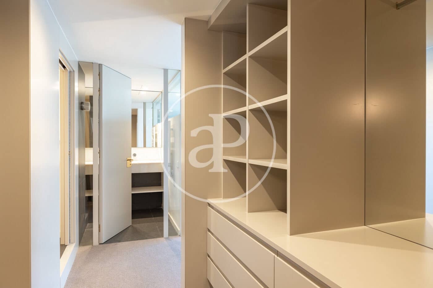 4 sovrum Lägenhet att hyra i Barcelona stad - 3 459 € (Ref: 9758851)