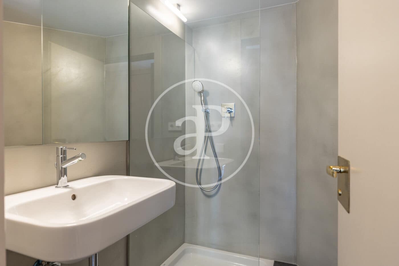 4 sovrum Lägenhet att hyra i Barcelona stad - 3 459 € (Ref: 9758851)