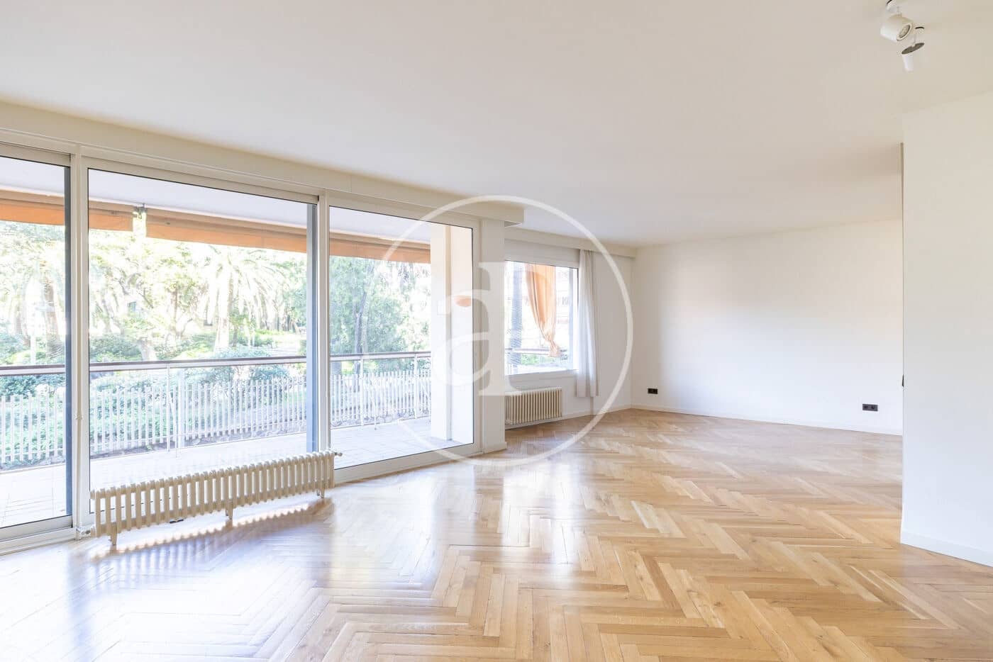 4 sovrum Lägenhet att hyra i Barcelona stad - 3 459 € (Ref: 9758851)