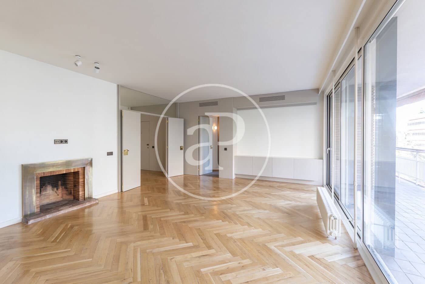 4 sovrum Lägenhet att hyra i Barcelona stad - 3 459 € (Ref: 9758851)