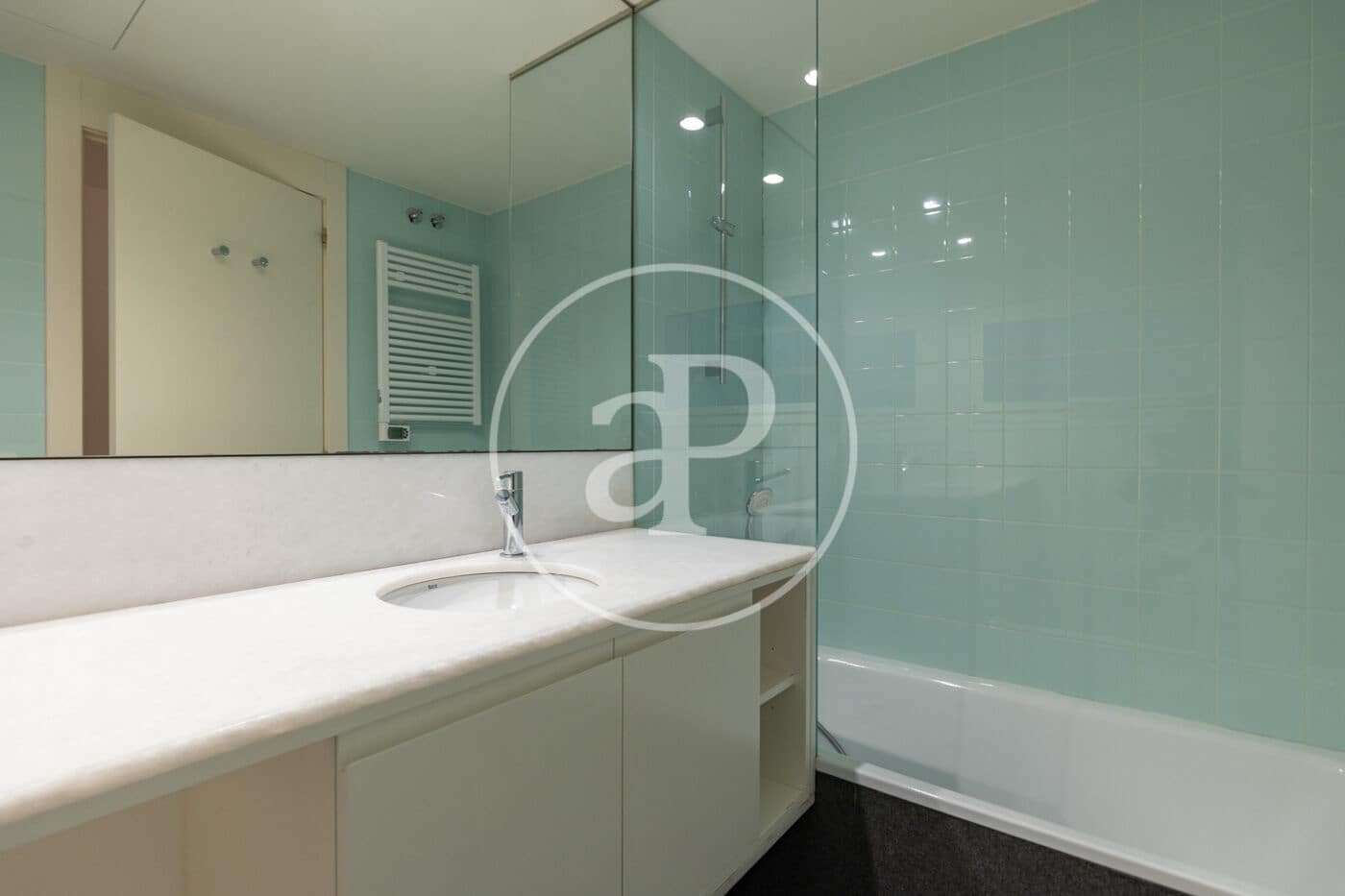 4 sovrum Lägenhet att hyra i Barcelona stad - 3 459 € (Ref: 9758851)