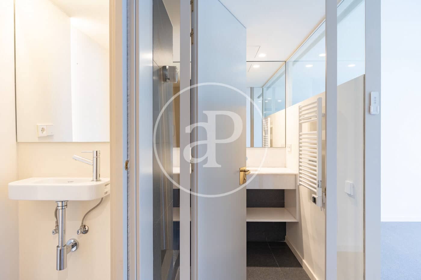 4 sovrum Lägenhet att hyra i Barcelona stad - 3 459 € (Ref: 9758851)