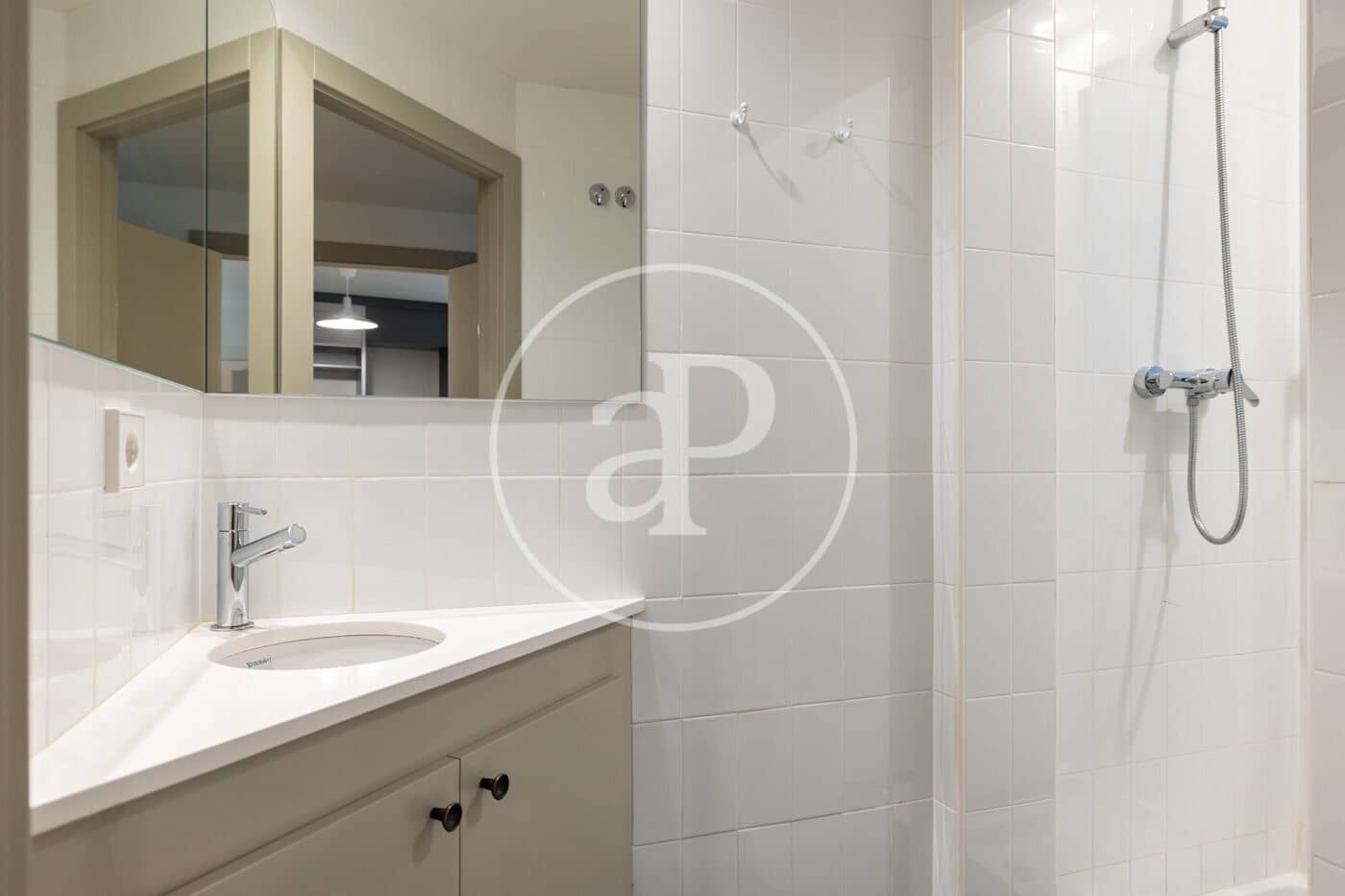 4 sovrum Lägenhet att hyra i Barcelona stad - 3 459 € (Ref: 9758851)