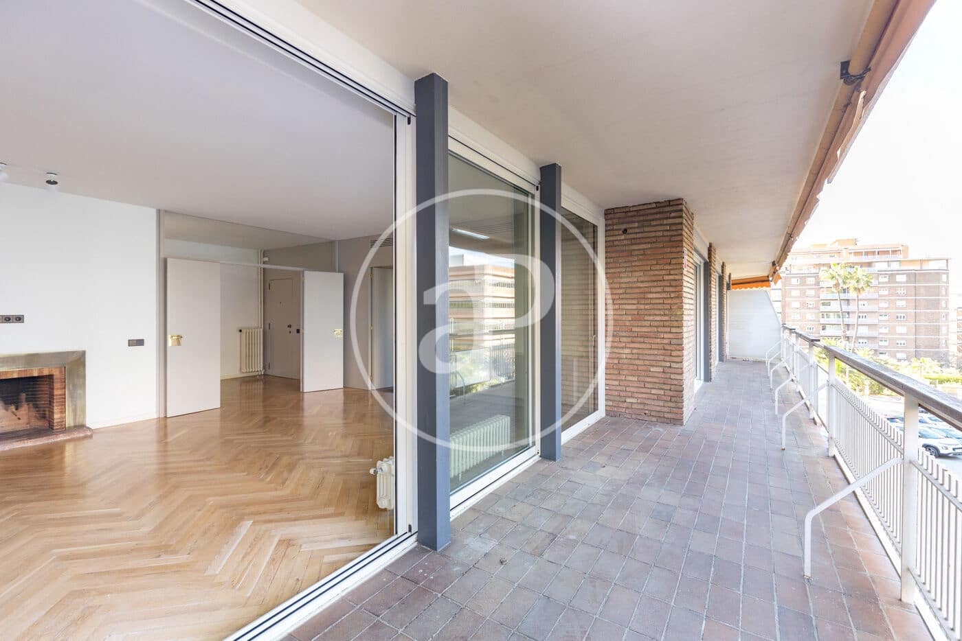 4 sovrum Lägenhet att hyra i Barcelona stad - 3 459 € (Ref: 9758851)