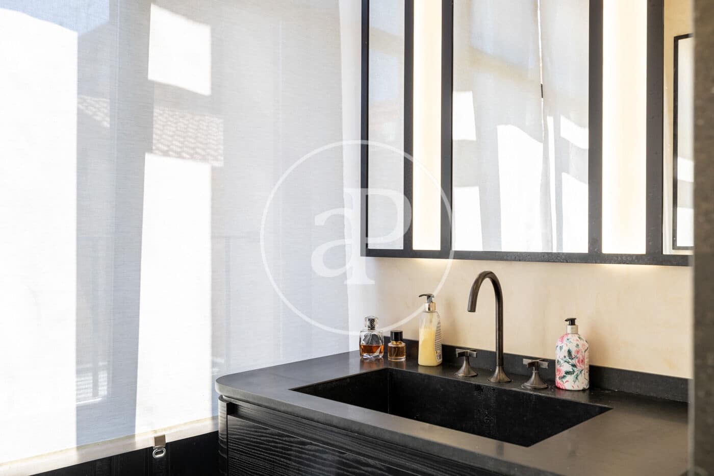 2 slaapkamer Appartement te koop in Barcelona stad - € 1.100.000 (Ref: 9761965)