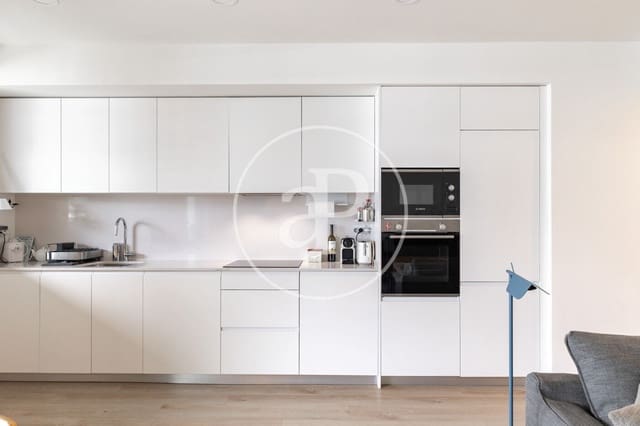 3 soveværelse Lejlighed til leje i Badalona med swimmingpool - € 3.770 (Ref: 9761968)