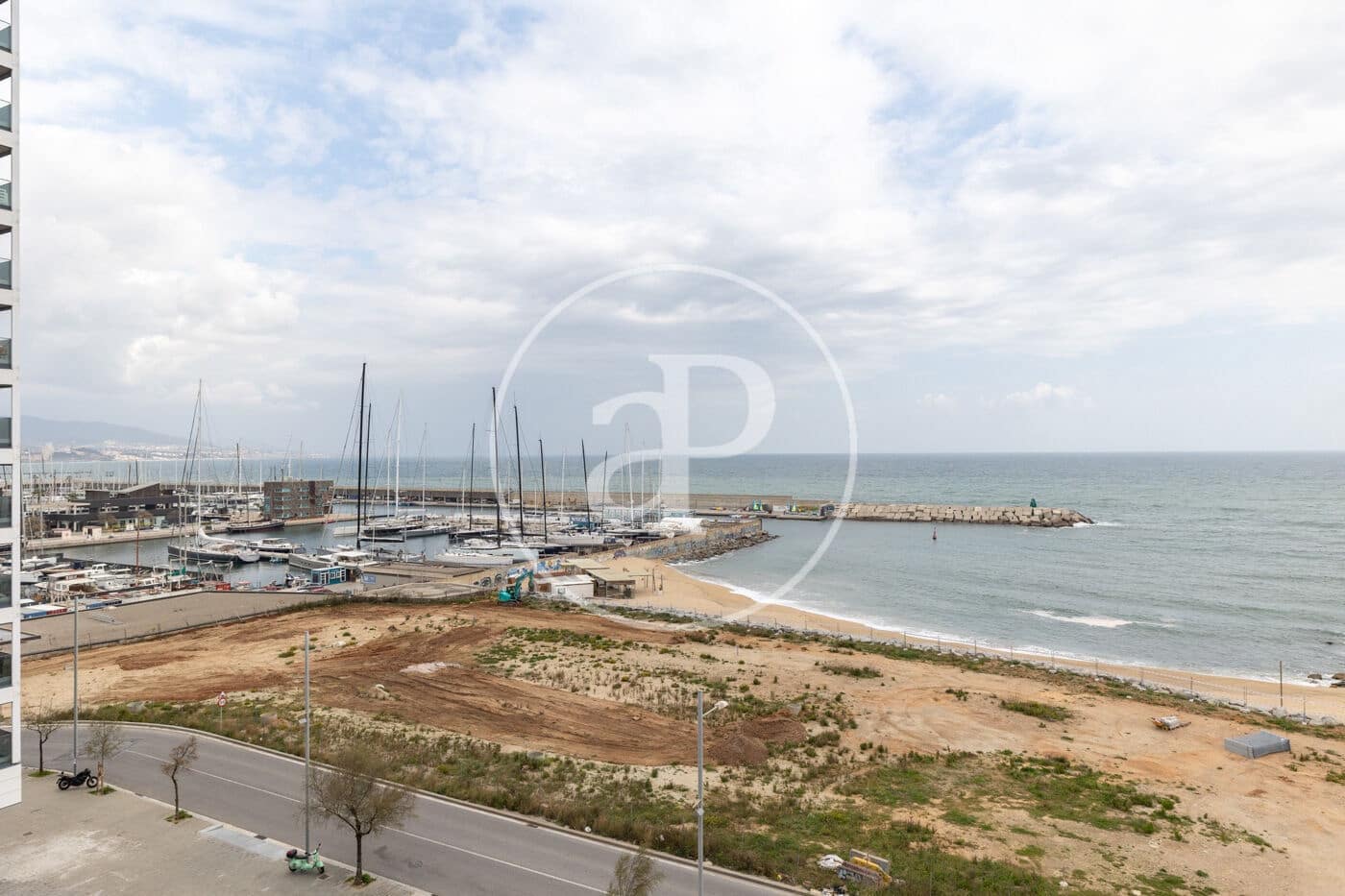 3 soveværelse Lejlighed til leje i Badalona med swimmingpool - € 3.770 (Ref: 9761968)