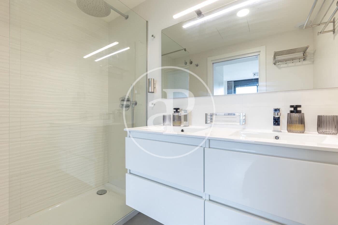 3 soveværelse Lejlighed til leje i Badalona med swimmingpool - € 3.770 (Ref: 9761968)