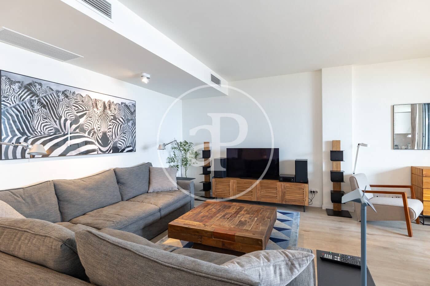 3 soveværelse Lejlighed til leje i Badalona med swimmingpool - € 3.770 (Ref: 9761968)