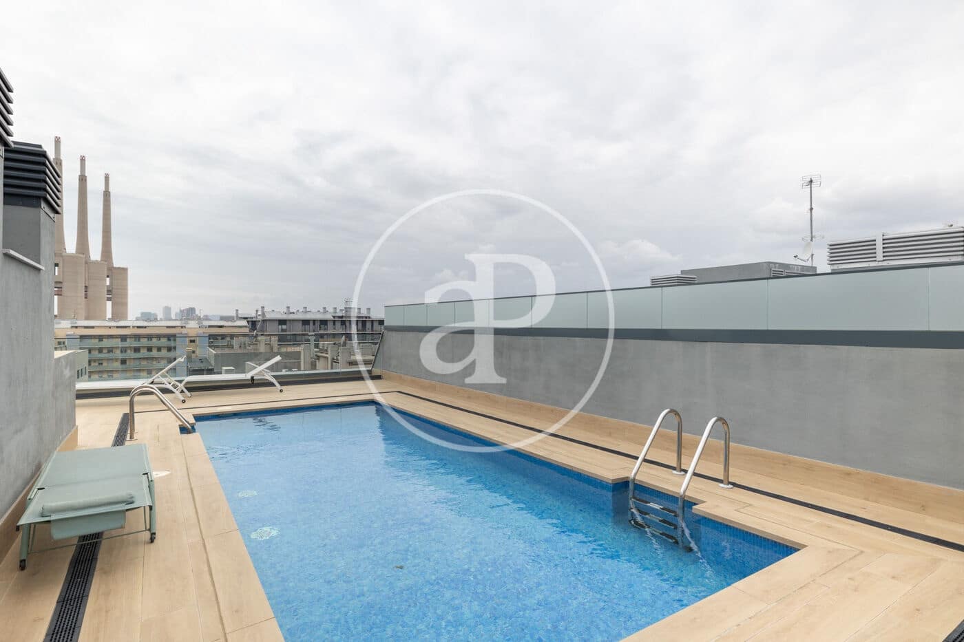 3 soveværelse Lejlighed til leje i Badalona med swimmingpool - € 3.770 (Ref: 9761968)