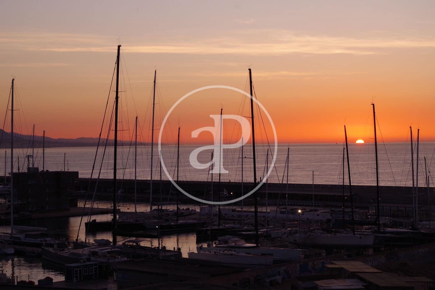 3 bedroom Penthouse for rent in Badalona with pool - € 2,890 (Ref: 9761968)