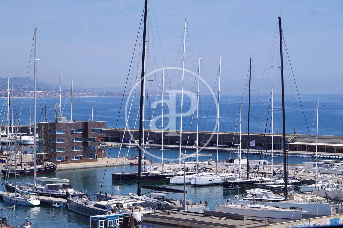 3 bedroom Penthouse for rent in Badalona with pool - € 2,890 (Ref: 9761968)