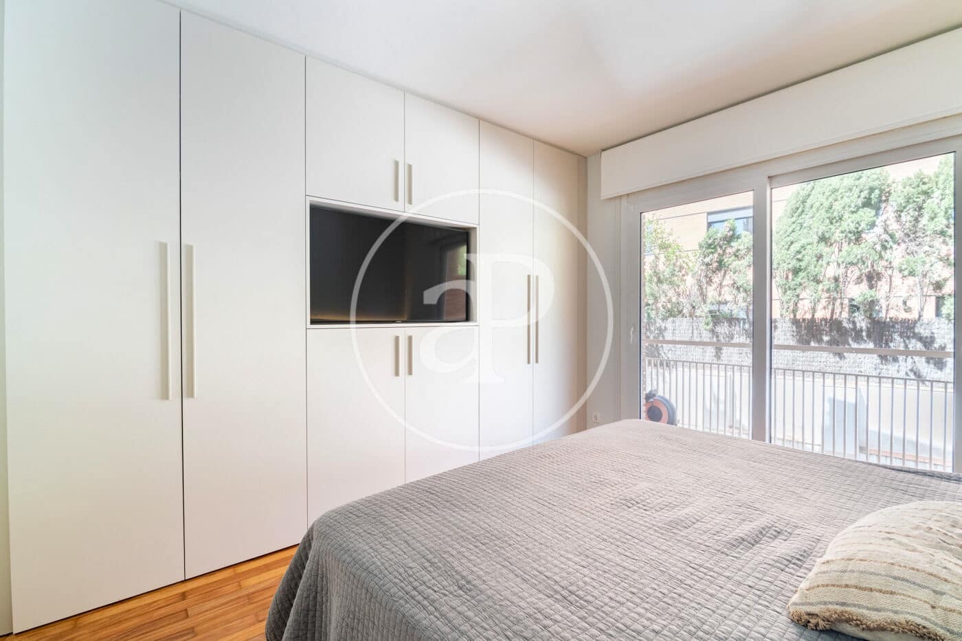 5 bedroom Apartment for rent in Barcelona city with garage - € 4,500 (Ref: 9770620)