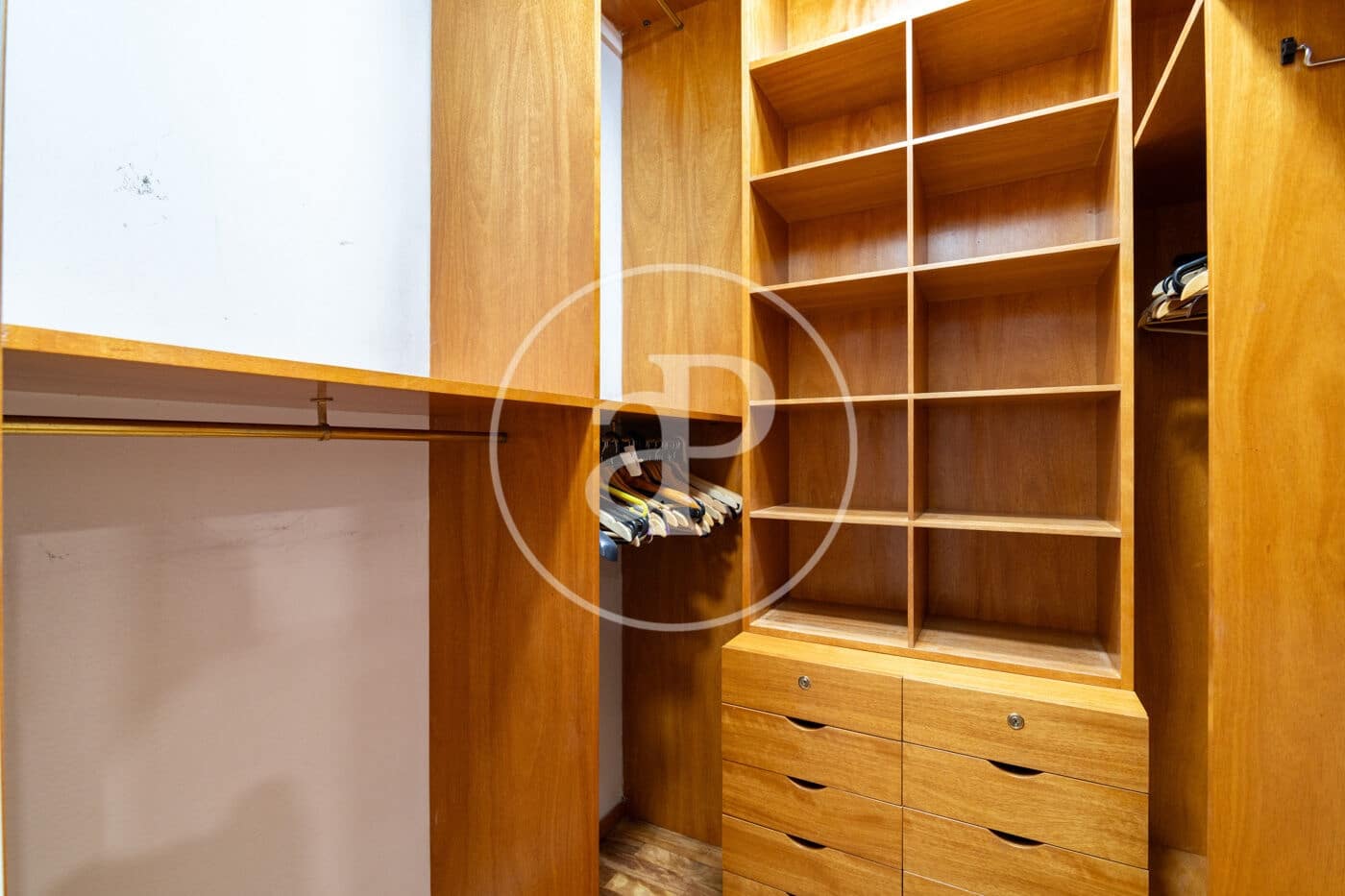 5 bedroom Apartment for rent in Barcelona city with garage - € 4,500 (Ref: 9770620)