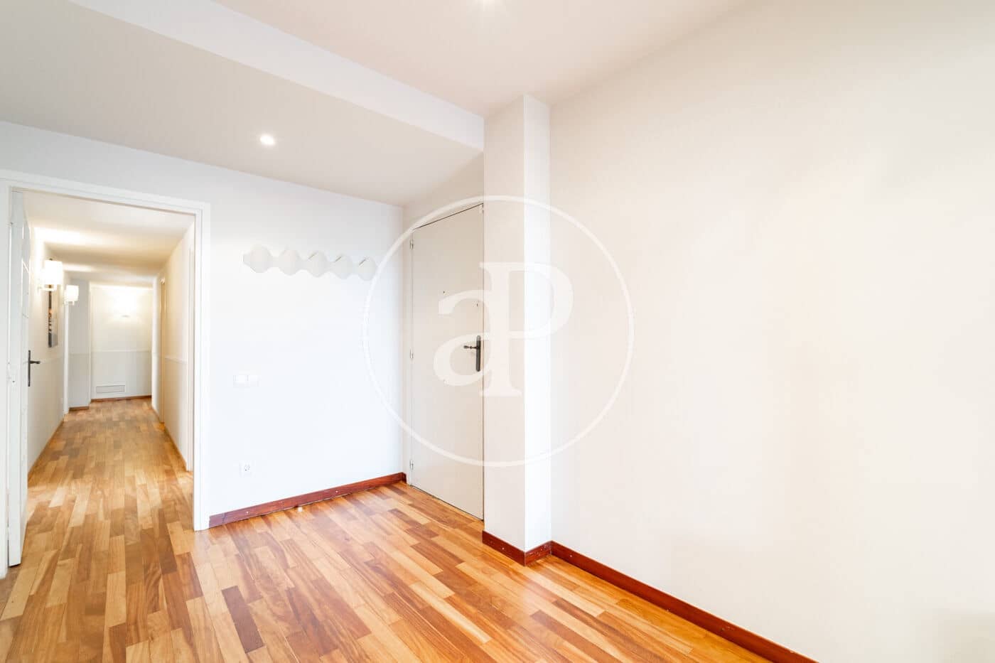 5 bedroom Apartment for rent in Barcelona city with garage - € 4,500 (Ref: 9770620)