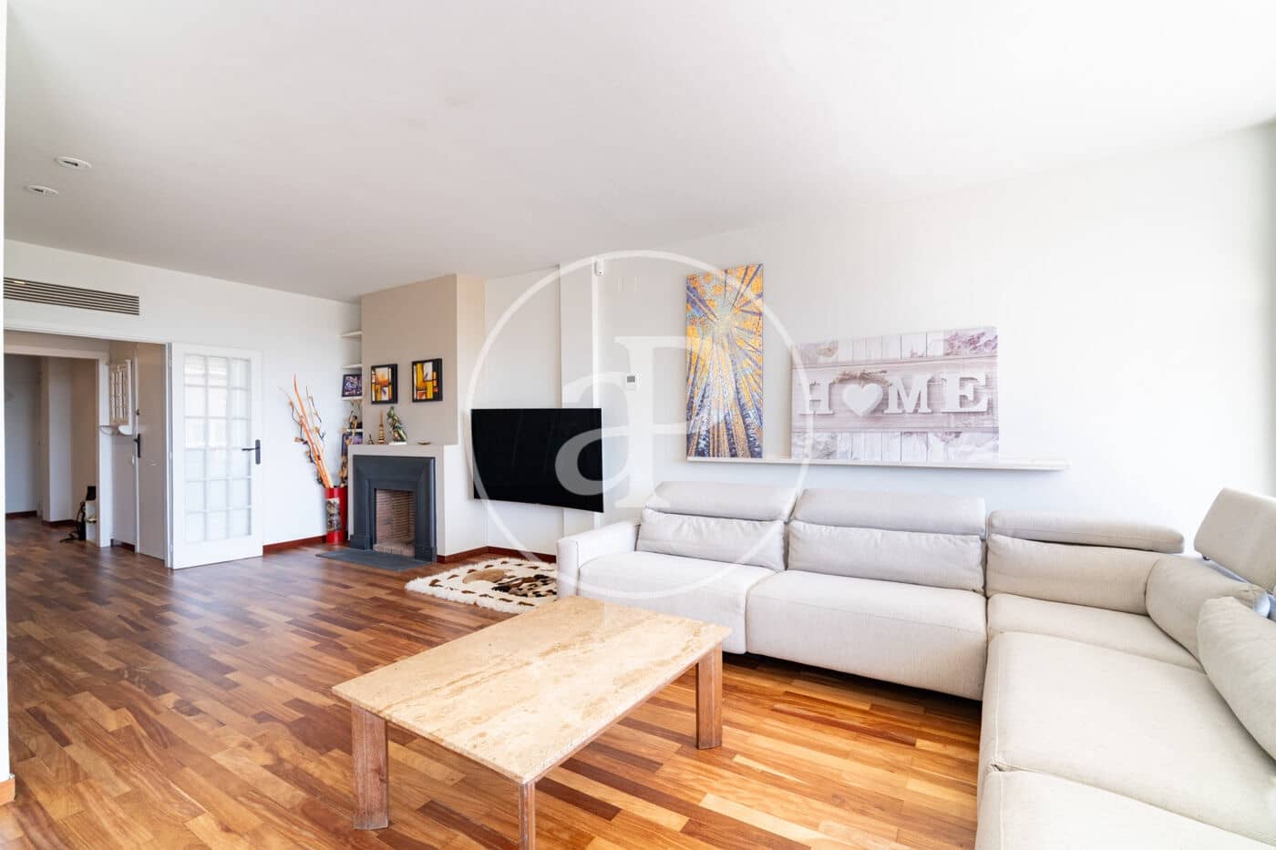 5 bedroom Apartment for rent in Barcelona city with garage - € 4,500 (Ref: 9770620)