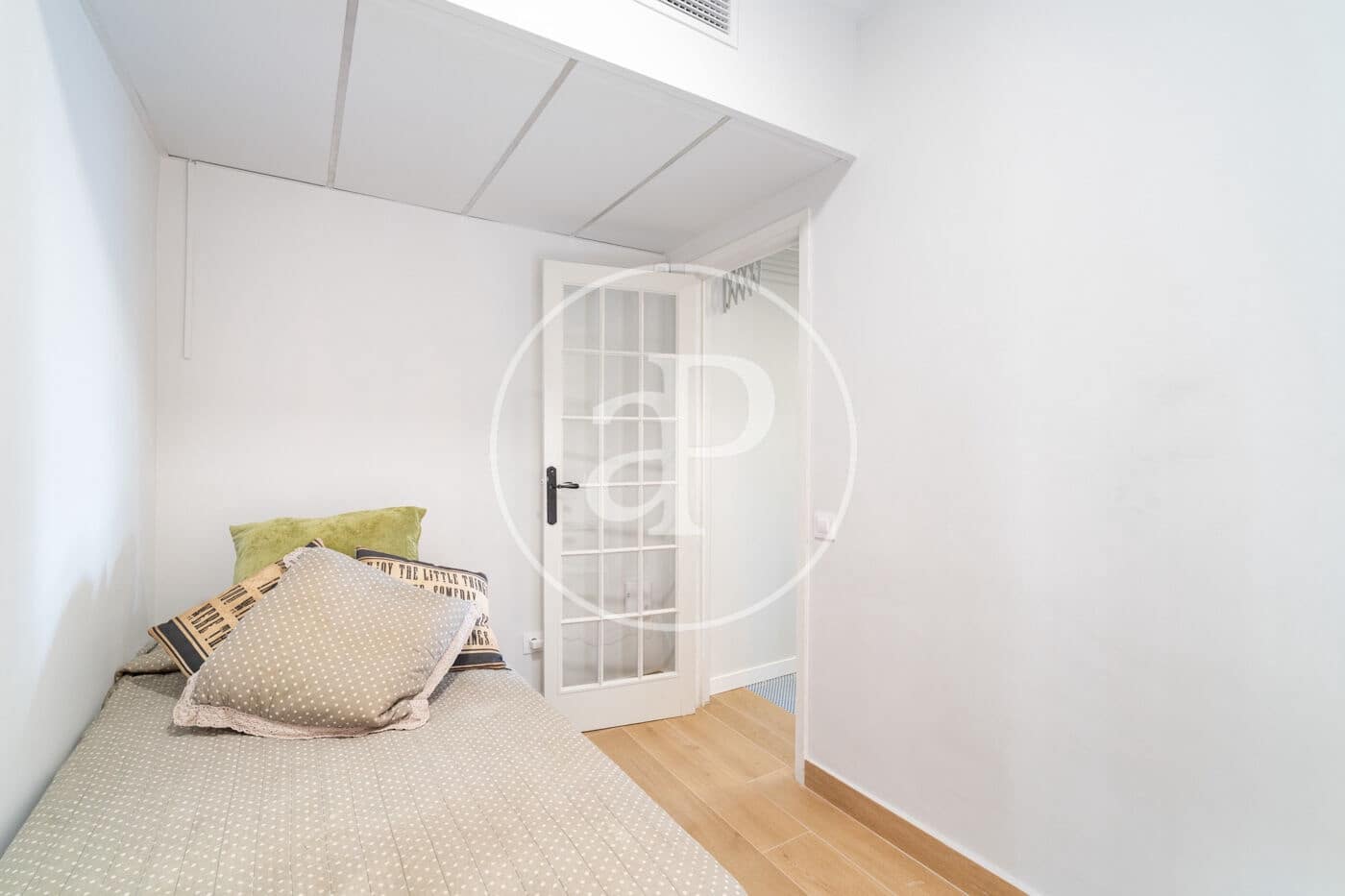 5 bedroom Apartment for rent in Barcelona city with garage - € 4,500 (Ref: 9770620)