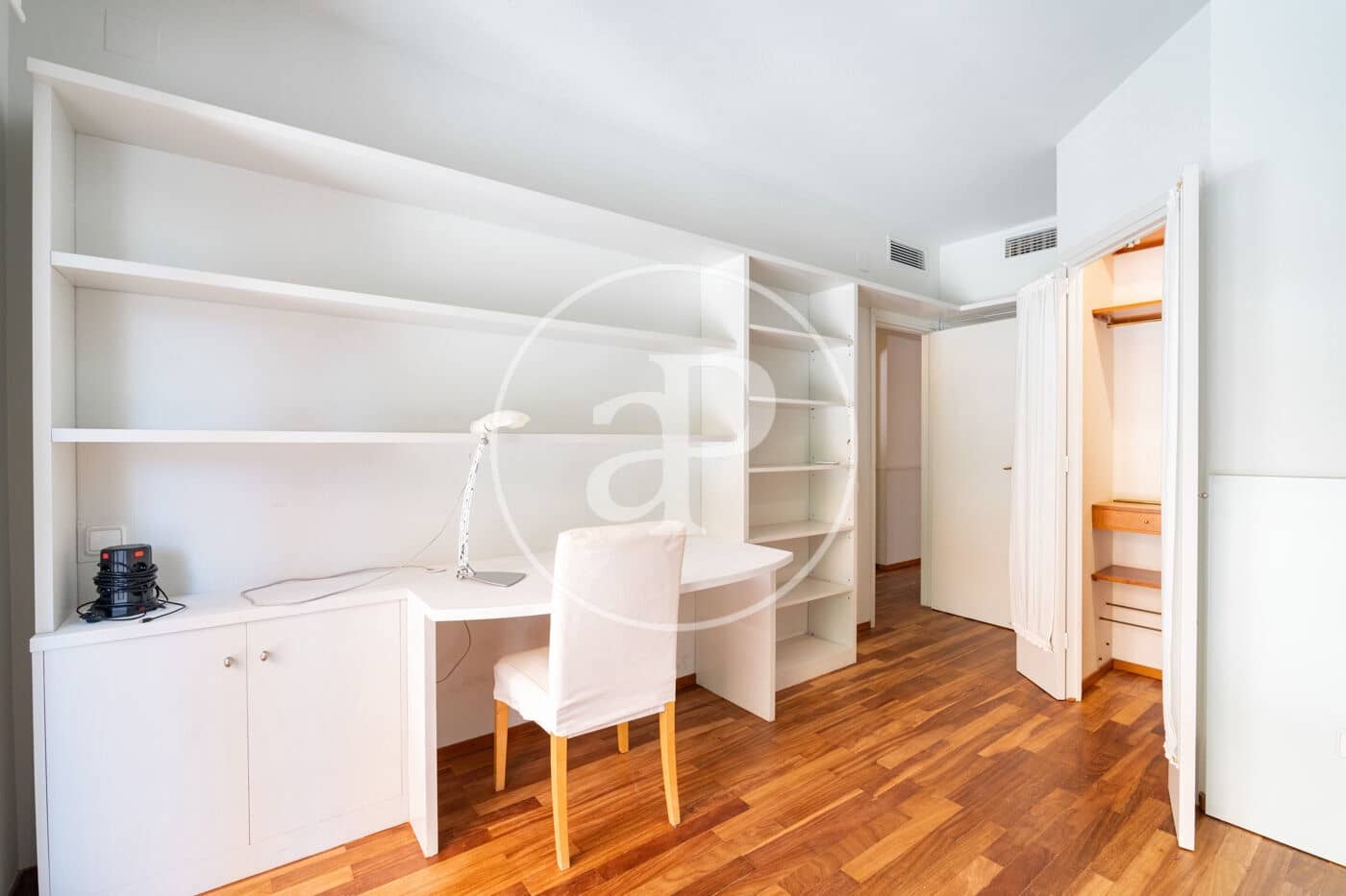 5 bedroom Apartment for rent in Barcelona city with garage - € 4,500 (Ref: 9770620)