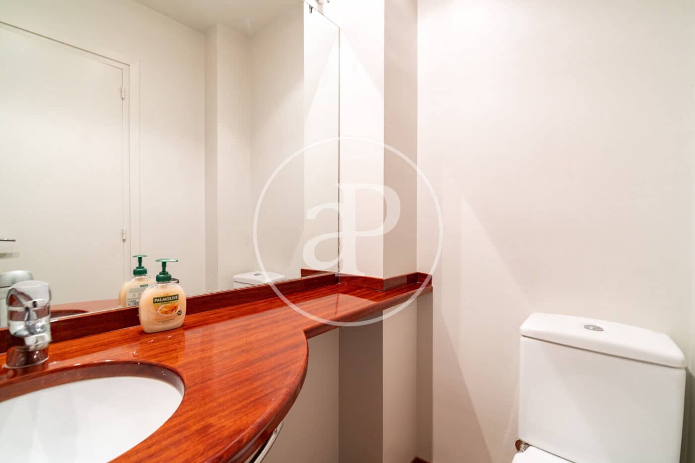 5 bedroom Apartment for rent in Barcelona city with garage - € 4,500 (Ref: 9770620)