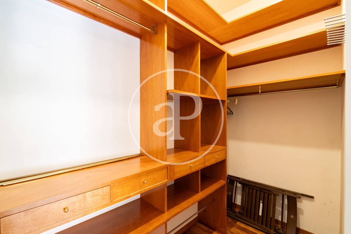 5 bedroom Apartment for rent in Barcelona city with garage - € 4,500 (Ref: 9770620)