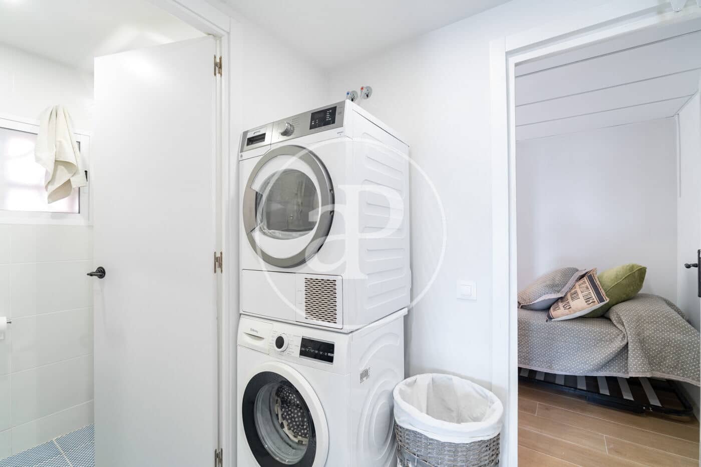 5 bedroom Apartment for rent in Barcelona city with garage - € 4,500 (Ref: 9770620)