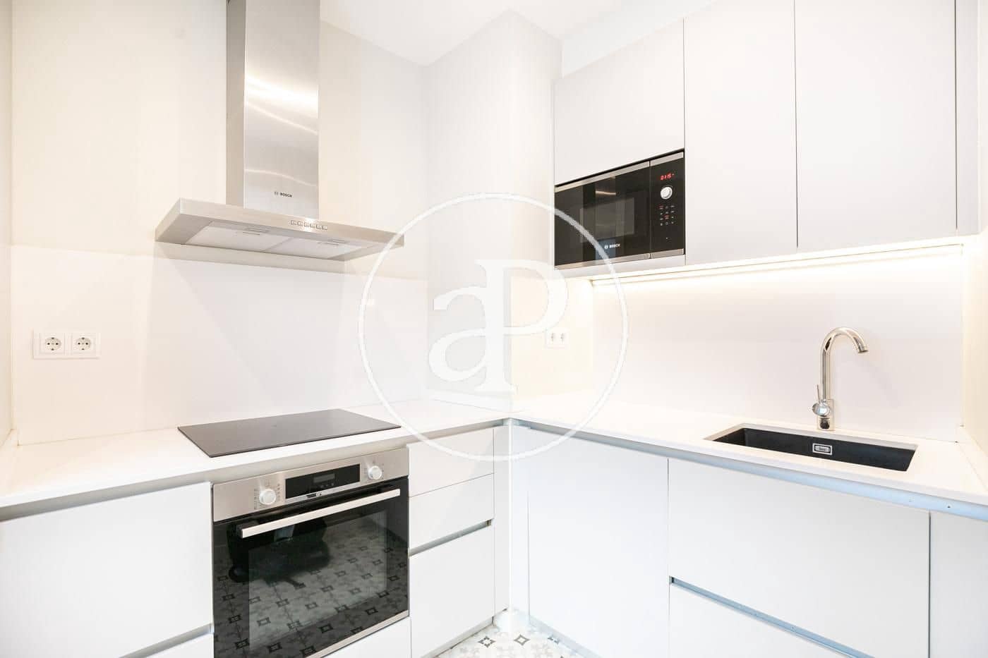 2 bedroom Apartment for rent in Barcelona city - € 2,700 (Ref: 9770621)